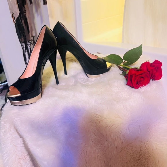 Black Versace Stilettos/High Heals with Gold Toe Trim - Picture 7 of 12